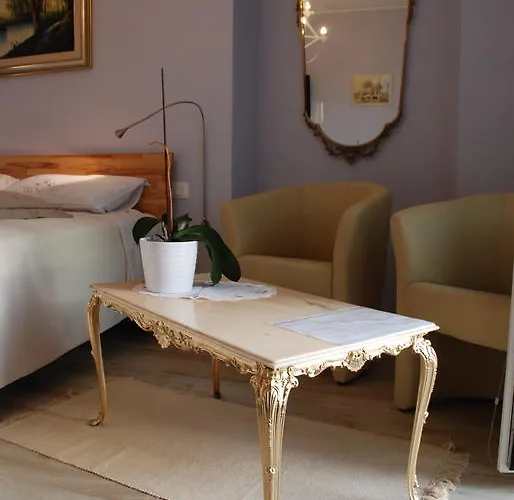 Bed & Breakfast Sotto Il Faro - Trieste