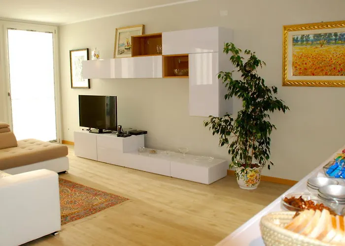 Bed & Breakfast Sotto Il Faro - *